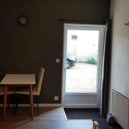 Val De Gee A 20 Mn Du Circuit 24 H Du Mans Maigne