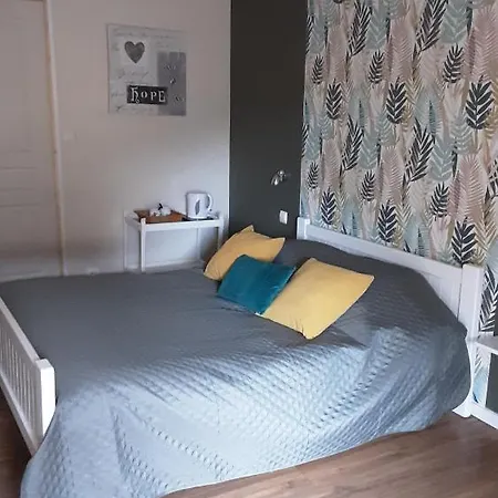 Val De Gee A 20 Mn Du Circuit 24 H Du Mans בית אירוח