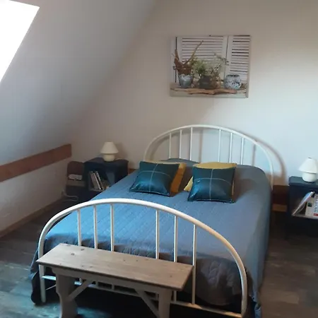 Val De Gee A 20 Mn Du Circuit 24 H Du Mans בית אירוח *