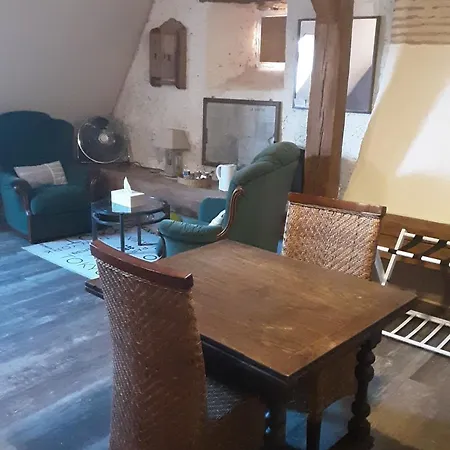 Val De Gee A 20 Mn Du Circuit 24 H Du Mans בית אירוח