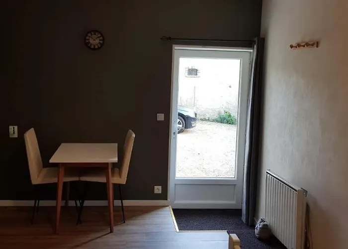 Val De Gee A 20 Mn Du Circuit 24 H Du Mans Maigne