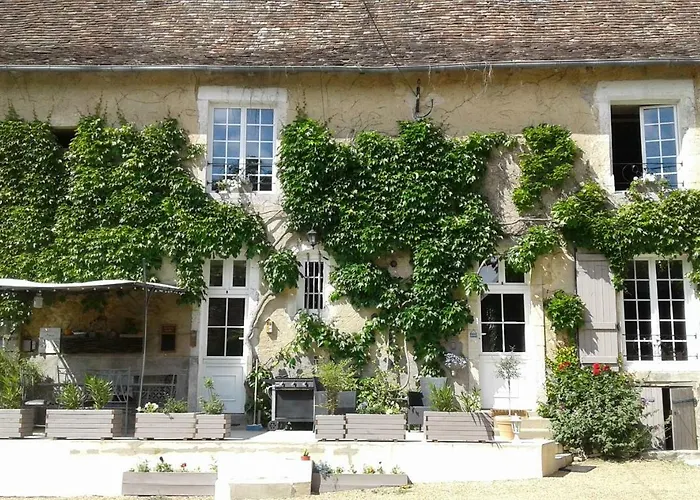 Val De Gee A 20 Mn Du Circuit 24 H Du Mans * Maigne