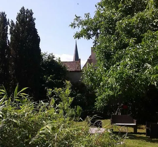 Val De Gee A 20 Mn Du Circuit 24 H Du Mans * Maigne