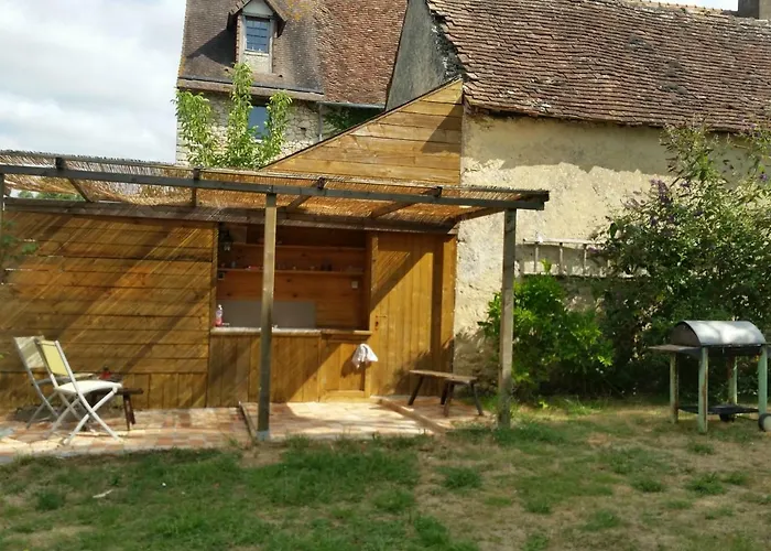 Val De Gee A 20 Mn Du Circuit 24 H Du Mans * Maigne